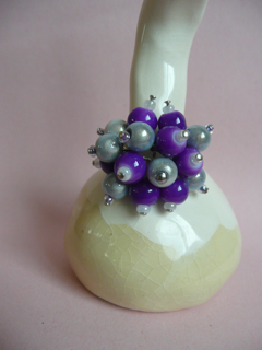 Bague grise et violette