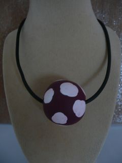 Collier pate fimo bordeaux
